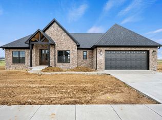 211 Berkley Hall Dr, Berea, KY 40403