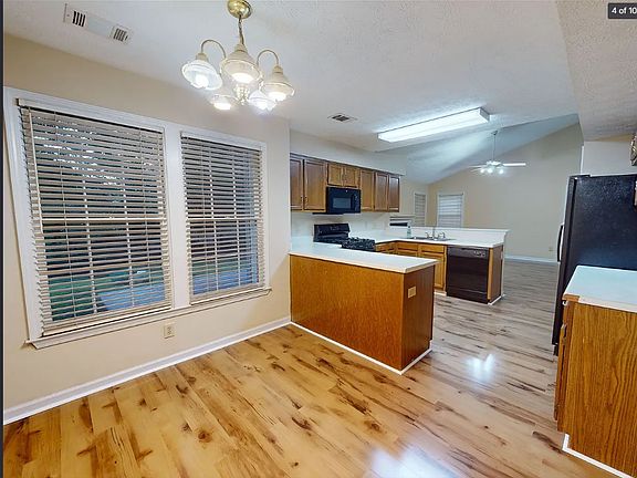 4th image of 110 Beaverwood Ln