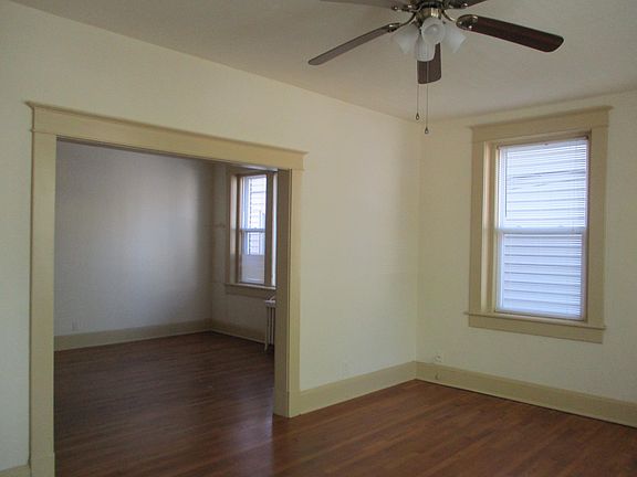 5th image of 925 Harrington Ave