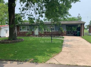 720 Preakness Ln, Florissant, MO 63033
