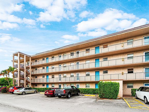 5th image of 725 Lori Drive #412