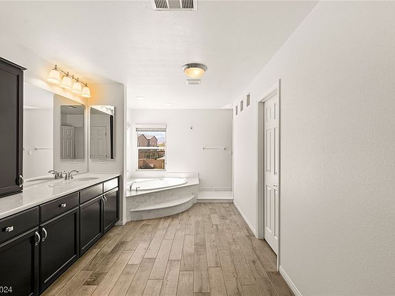 4th image of 6017 Rockway Glen Ave