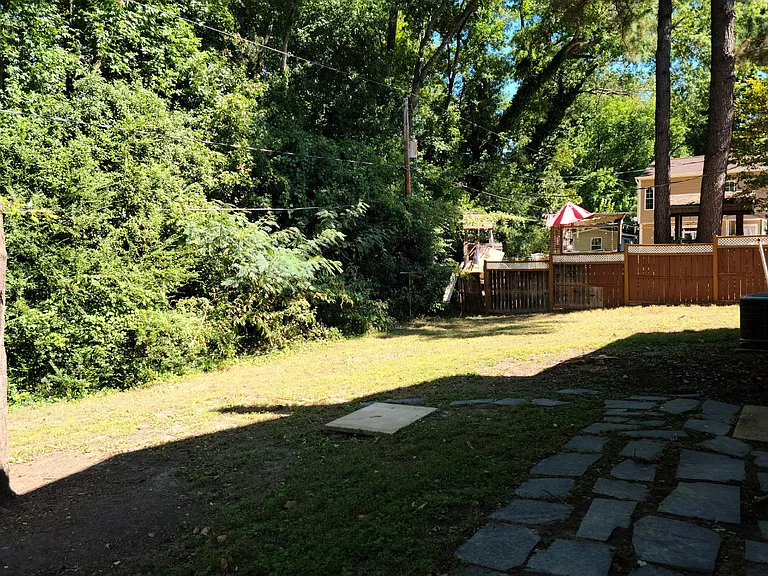 8010 Sycamore Ln — Photo 20