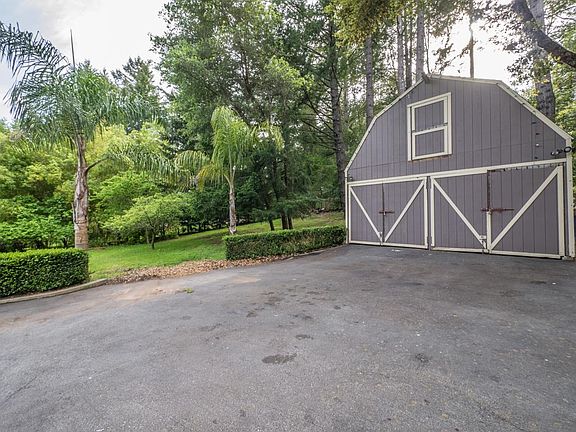 4th image of 558 Westdale Dr
