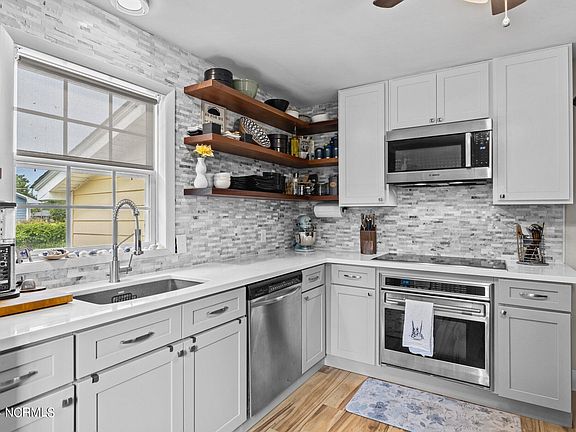 5th image of 2400 Emeline Place