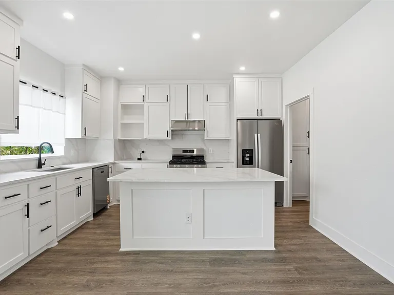 3411 Nance St — Photo 9