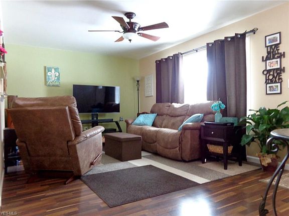 2nd image of 4211 Woodmere Dr