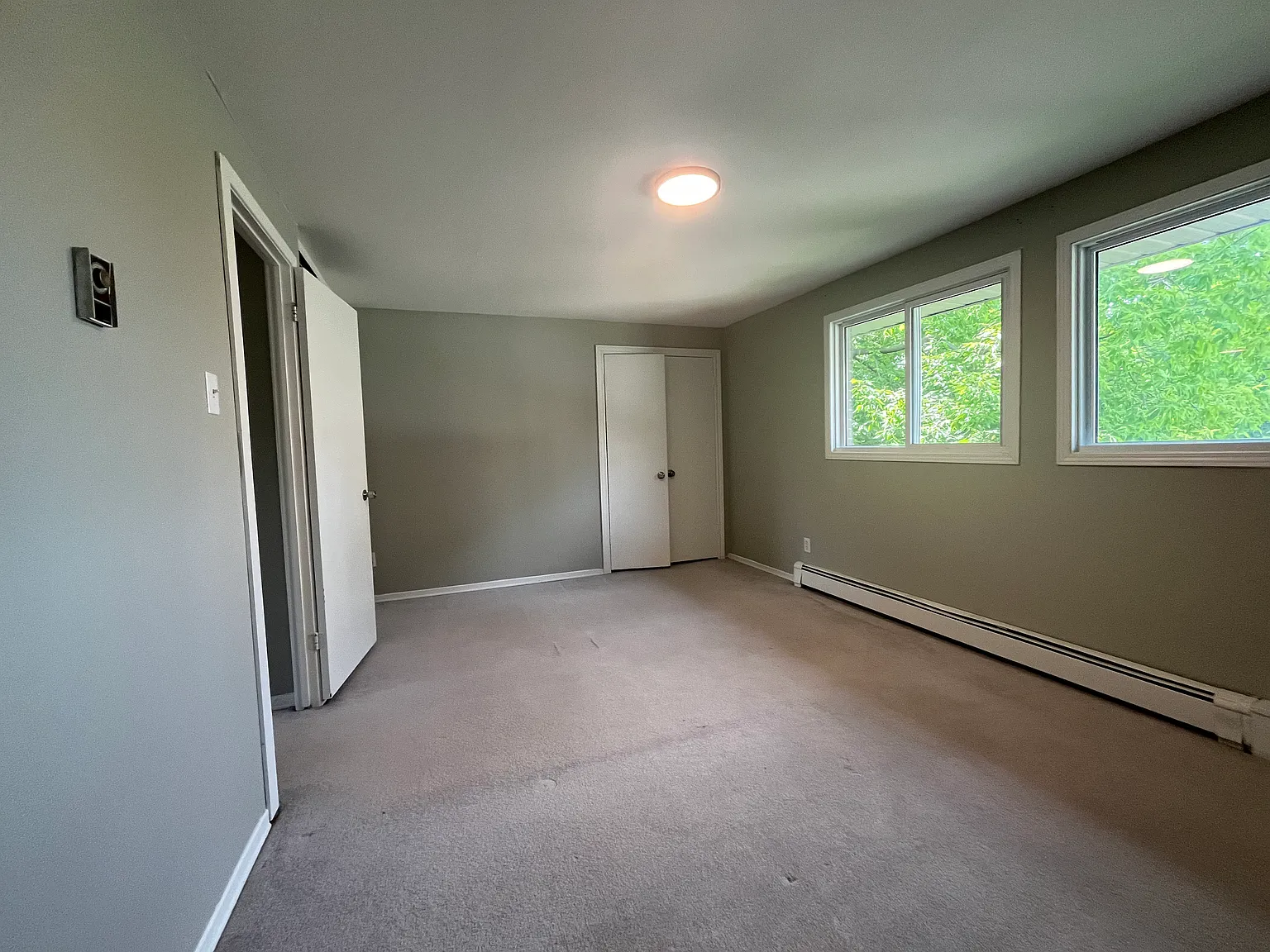 3 bed, 1.5 bath, $1,980 — Photo 2
