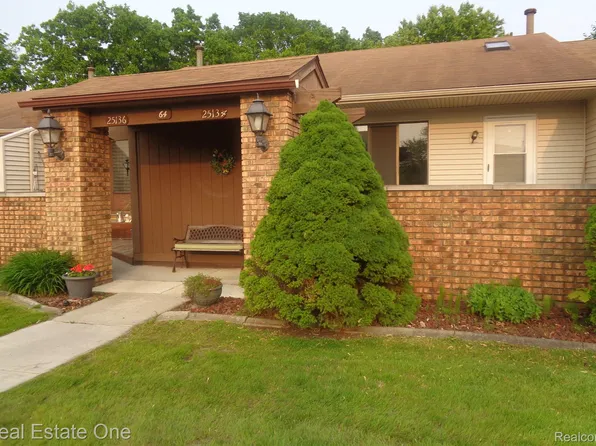25134 Jefferson Ct #4, South Lyon, MI 48178