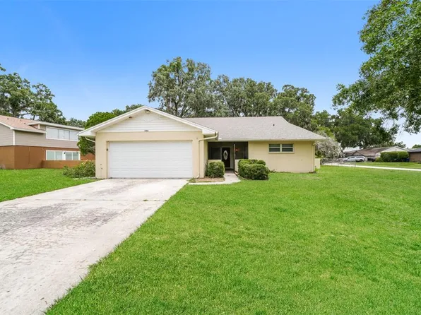 1001 Meadowcrest Dr, Valrico, FL 33594