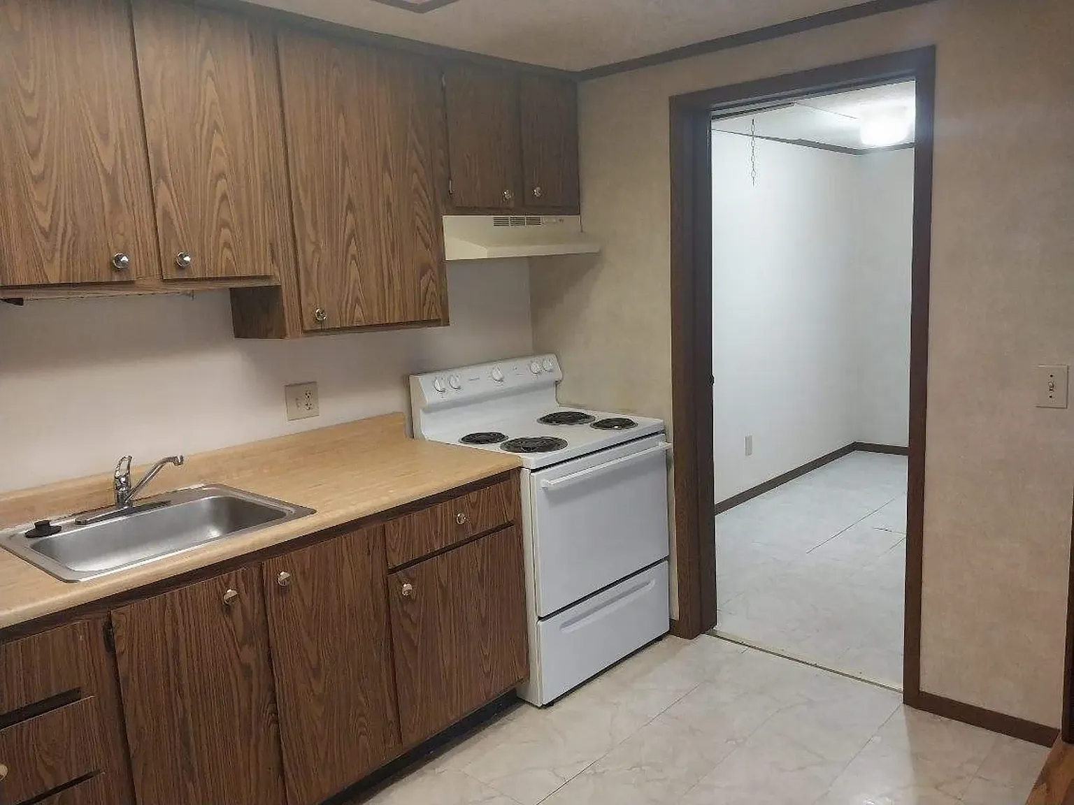 Sandalwood Apartments — Photo 3