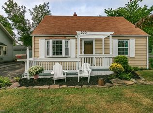 200 Lakewood Dr, Avon Lake, OH 44012