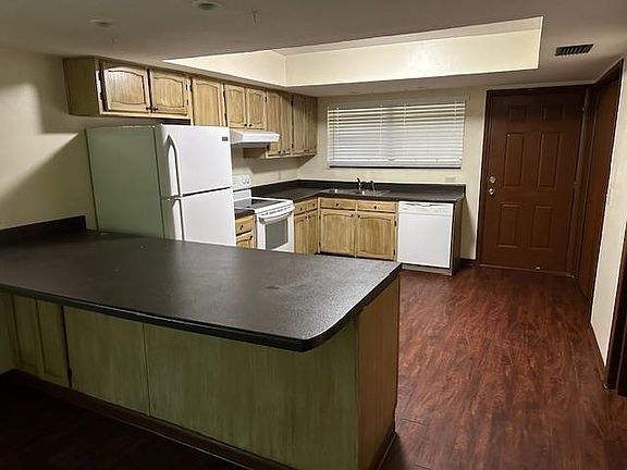 2nd image of 103 Douglas Side #A