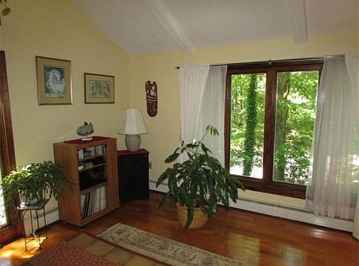 3rd image of 2 Tanglewood Dr