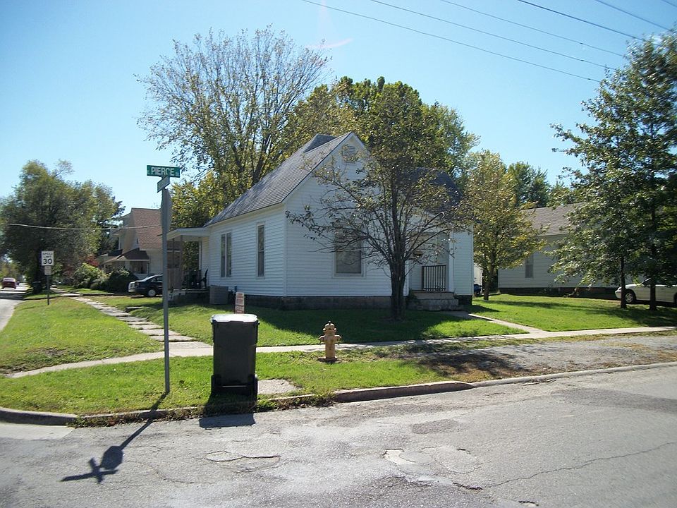 2nd image of 624 E Pierce St