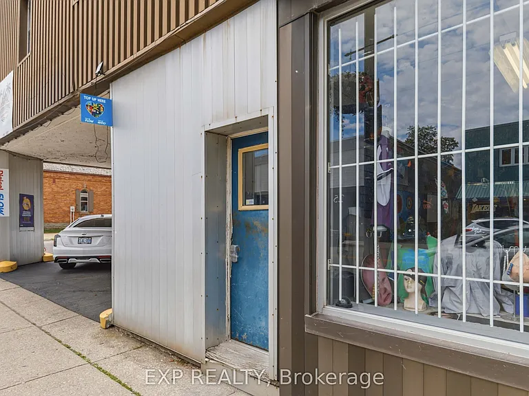 20 Colborne St S #1 — Photo 4
