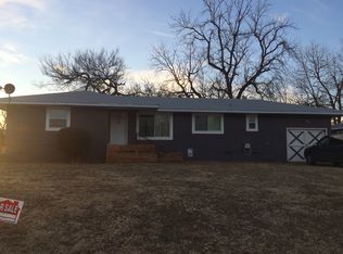 701 N 11th St, Perry, OK 73077