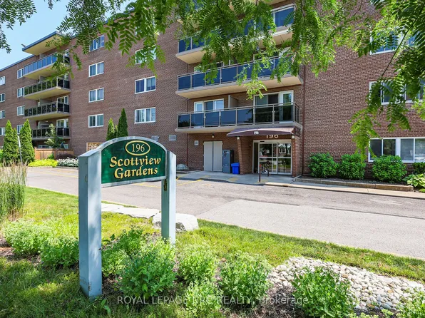 196 Scott St #208, Saint Catharines, ON L2N 5T2