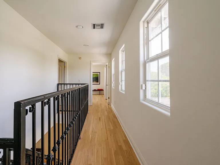 13230 Hesby St — Photo 23