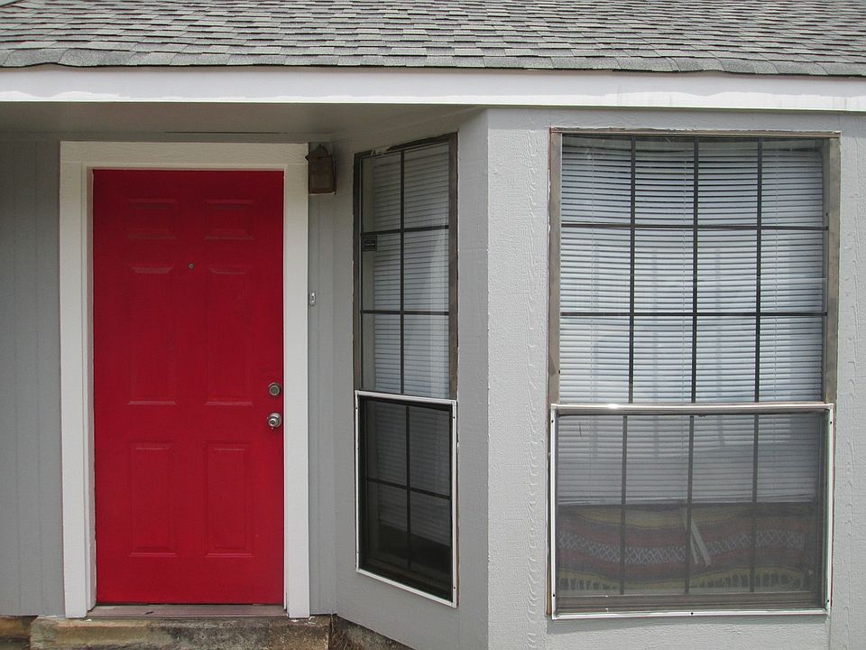 2nd image of 402 Kennon Ln #K06