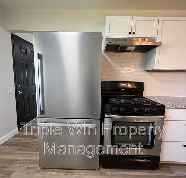 2257 Luxmore Dr — Photo 19