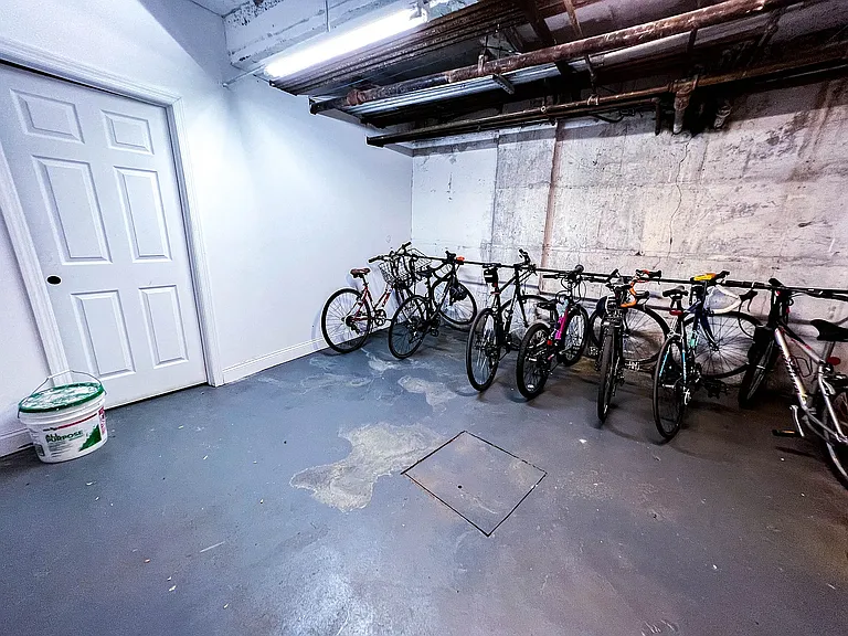 3111 Crescent St #D7 — Photo 14