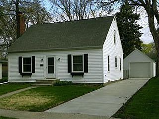1st image of 1715 Winton Ave