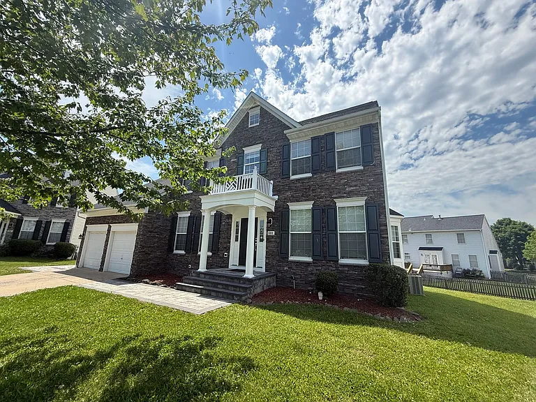 601 Crossover Ct — Photo 2