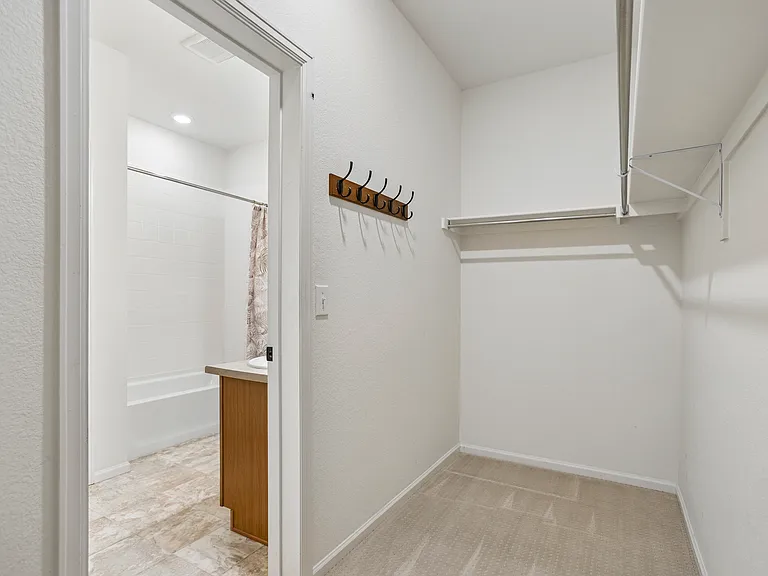 855 N Waterloo Cir — Photo 22