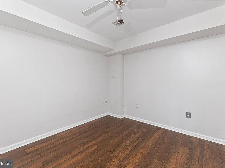 3343 Cape May Ct — Photo 38