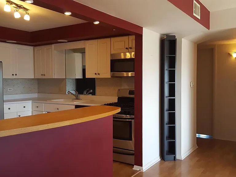 1815 Oakton St — Photo 1