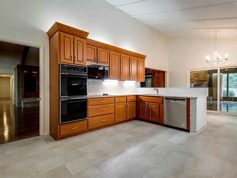 1793 Tyne Blvd — Photo 8