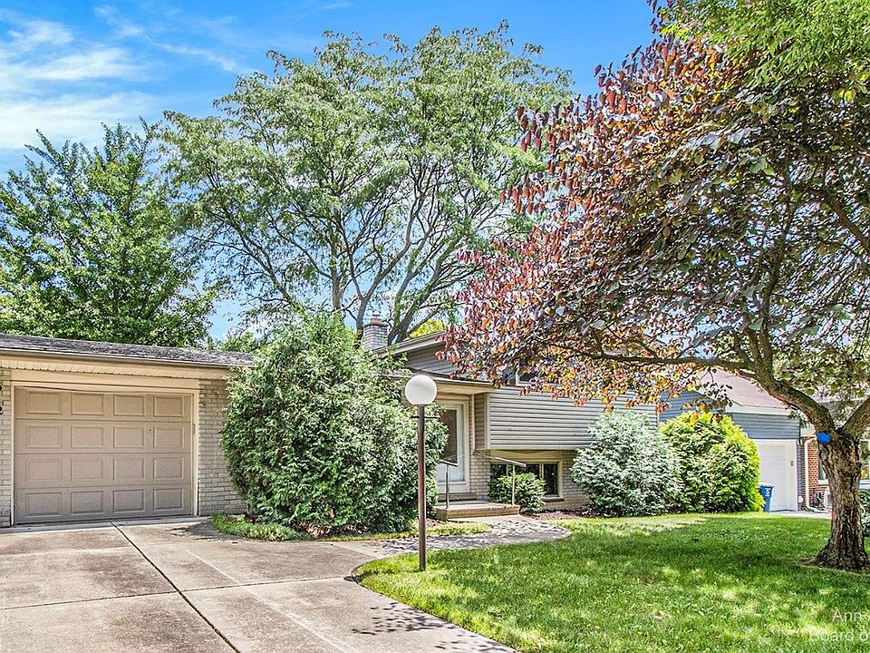 1st image of 612 Leona Dr