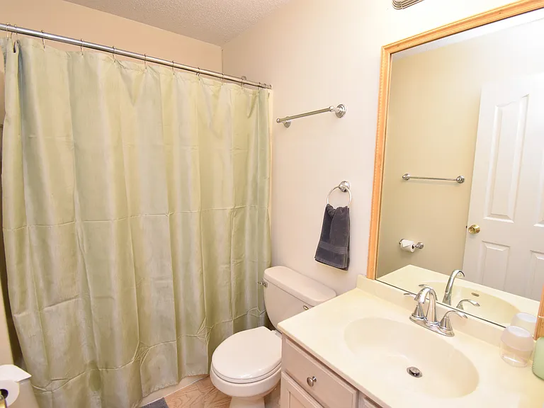 2570 Country Club Dr — Photo 39