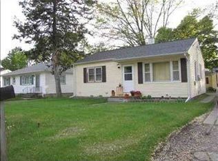 335 Fairfield St, Waterloo, IA 50703