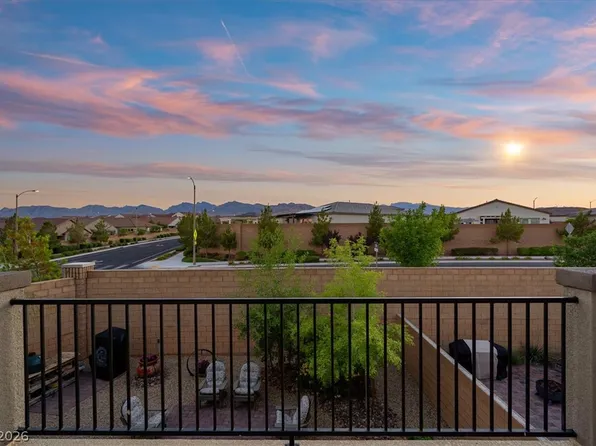 8801 Highland Skye Dr, Las Vegas, NV 89166