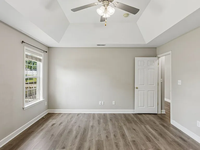 2601 Danbury Cir — Photo 18