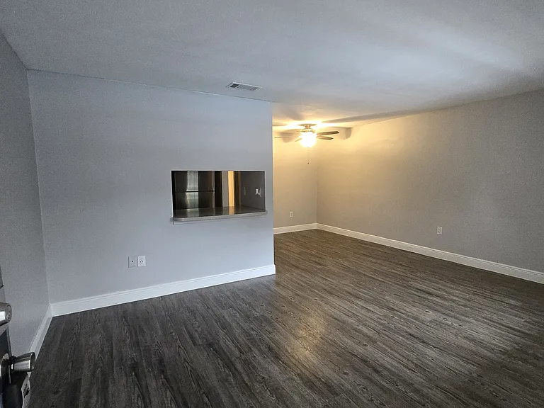 1204 W Reynolds St #208 — Photo 6
