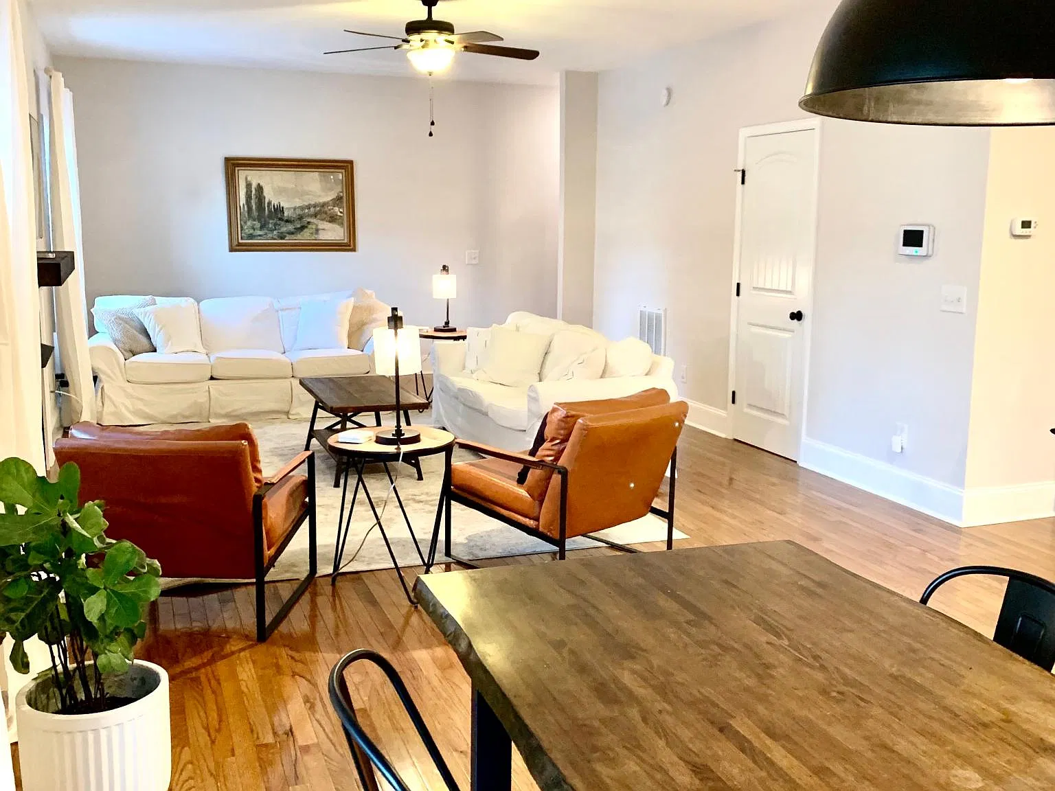 4 bed, 2.5 bath, 2221 sqft, $2,550 — Photo 2