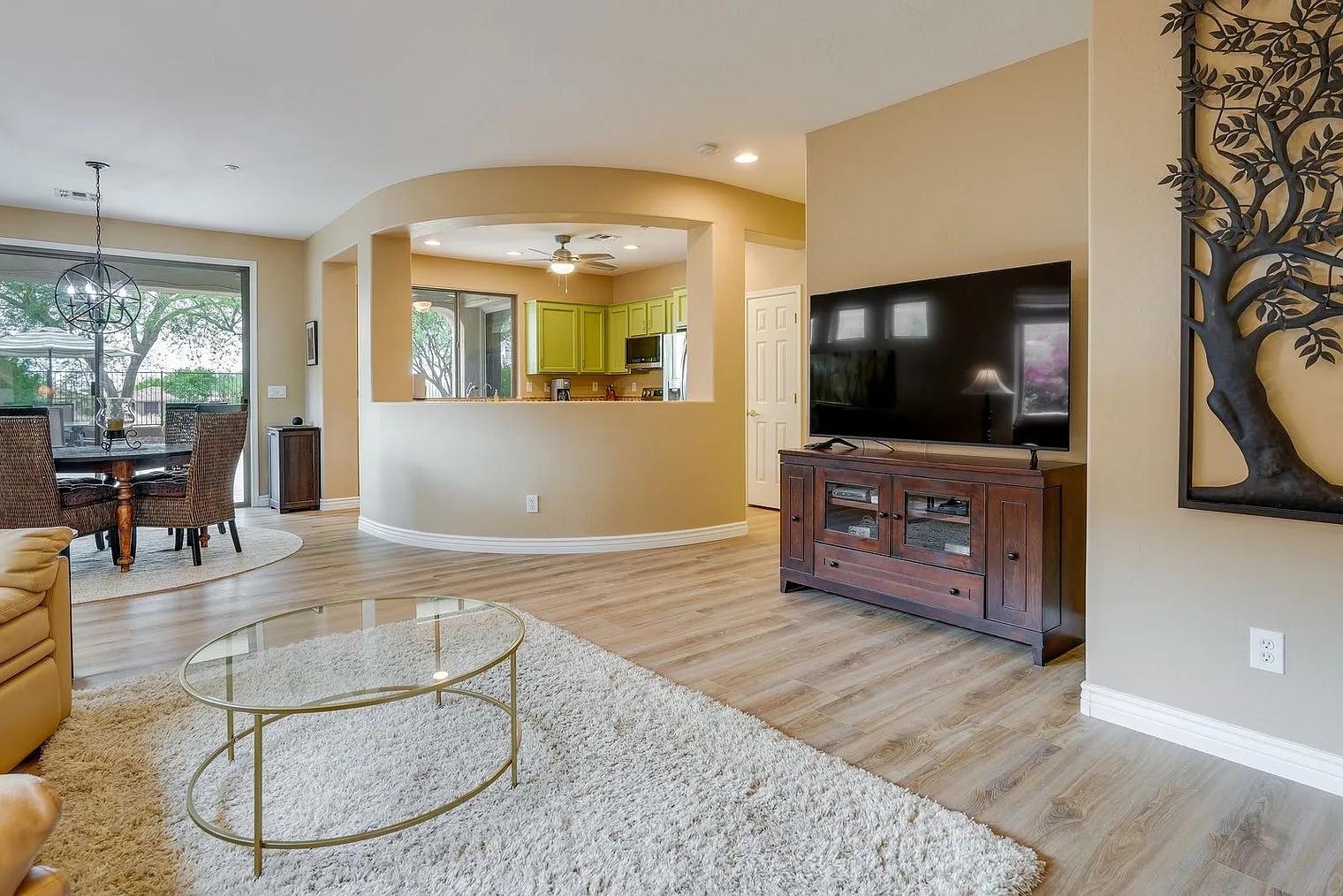 2 bed, 2.0 bath, 1485 sqft, $2,715 — Photo 2