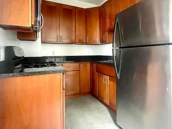 5th image of 1575 Broadway APT 2
