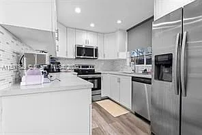 3 bed, 2.5 bath, $3,100 — Photo 4