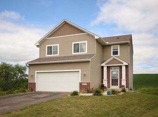927 Golden Oak Cv NE, Lonsdale, MN 55046