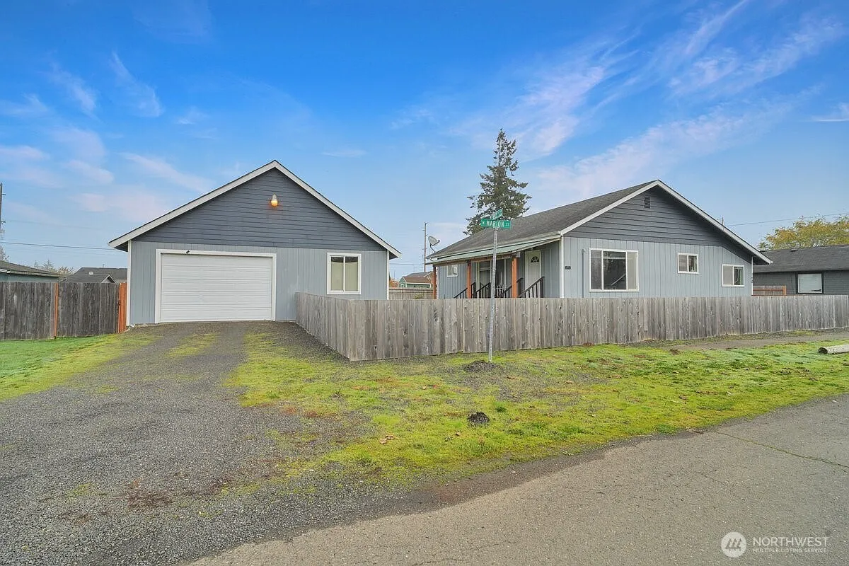 100 N Lewis Street photo 1
