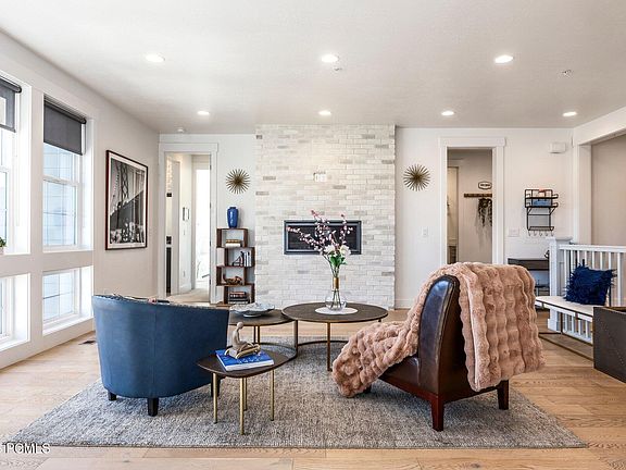 2nd image of 2602 Piper Way