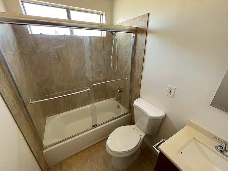 2114 San Anseline Ave #B — Photo 15