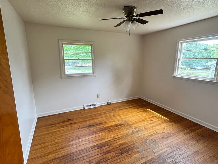 1223 Masonic Dr — Photo 22