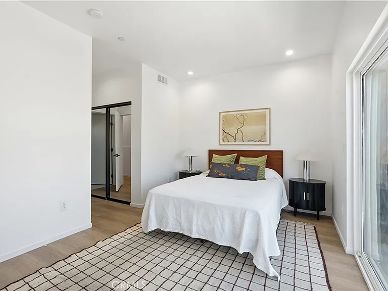 1428 S Cloverdale Ave — Photo 10