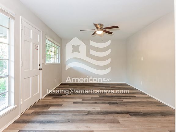 1755608_003_living_room_14066638.jpg