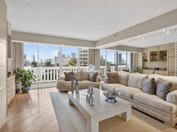 3000 Island Blvd APT 502, Aventura, FL 33160